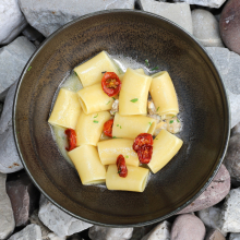 Talianska kuchyňa – Seafood | Paccheri s mušľami a restovanými rajčinami