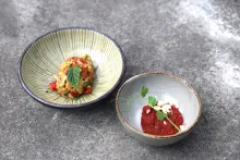 Zážitkové a ľahko provokatívne menu | Orientálny bulgur šalát s figami a goji a červeným hummusom