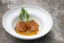 Zážitkové a ľahko provokatívne menu | Tokio mäsové guličky s ovocno-koreneným mango dipom