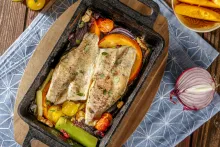 Nowaco | Ostriežik s pečenou zeleninou, brusincami a vlašskými orechami