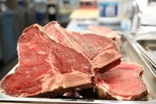 Zrenie mäsa a rýb metódou Cuomo | hovädzí T-bone steak