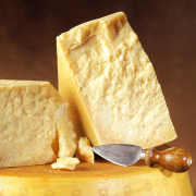 Parmigiano Reggiano = parmazán i parmezán