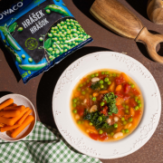 minestrone polievka s hráškom